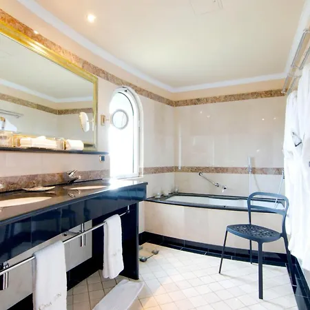Casa Leon 4*