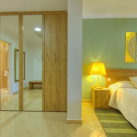 Casa Leon 4*
